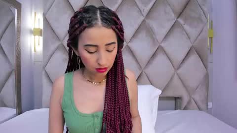 Violett  online show from October 18, 11:55 am