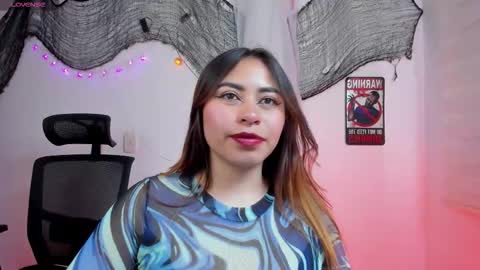 Snapshot of violett_red chatting on October 13, 9:15 pm Violeta online show from October 13, 9:15 pm