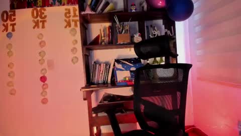 Violeta online show from May 27, 9:56 pm
