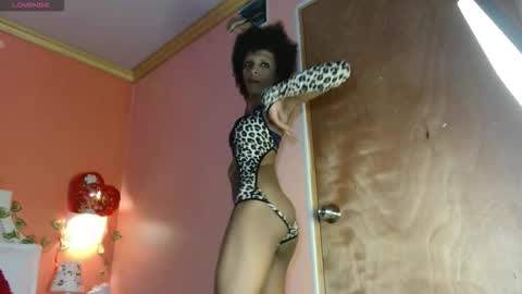 V I O L E T T E  online show from February 26, 9:47 pm