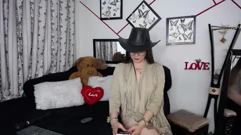 Snapshot of violetta_afrodita chatting on October 14, 2:12 am violetta_afrodita online show from October 14, 2:12 am