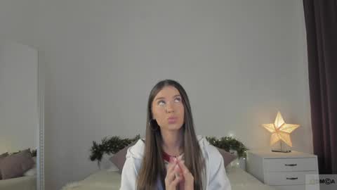 violetta_finch online show from December 6, 8:26 am