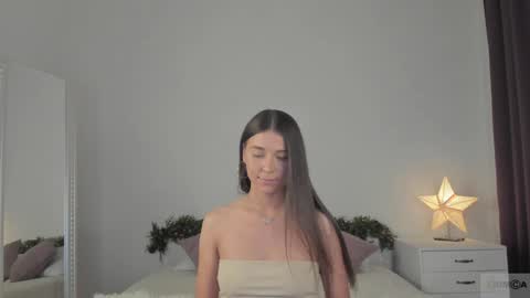 violetta_finch online show from December 6, 2:38 pm