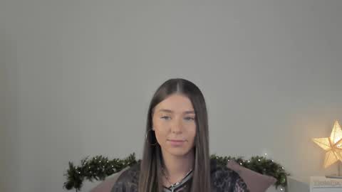 violetta_finch online show from December 7, 8:22 am