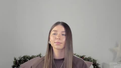 violetta_finch online show from December 8, 8:20 am