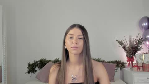 violetta_finch online show from December 12, 11:29 am