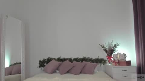 violetta_finch online show from December 13, 11:23 am
