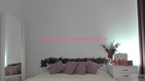 violetta_finch online show from December 14, 11:39 am