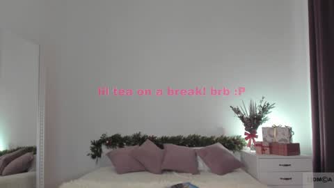 violetta_finch online show from December 20, 11:32 am