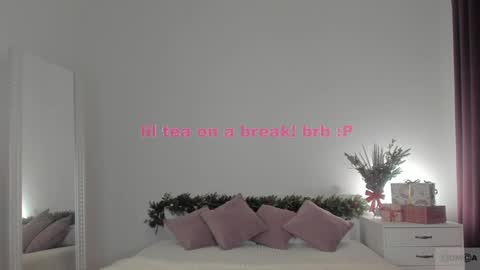 violetta_finch online show from December 22, 11:33 am