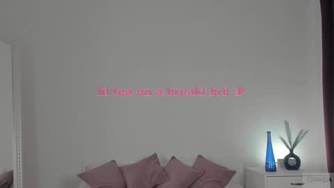 violetta_finch online show from February 17, 4:26 pm