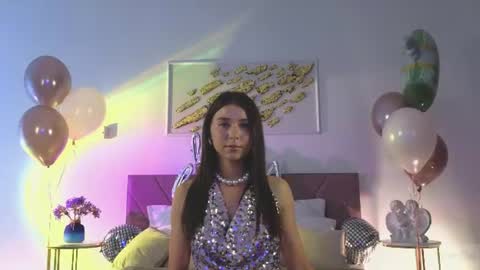 violetta_finch online show from June 14, 10:50 am
