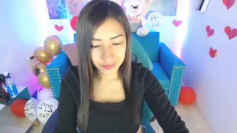 Snapshot of violetta_m_ chatting on February 25, 12:34 pm Violeta online show from February 25, 12:34 pm