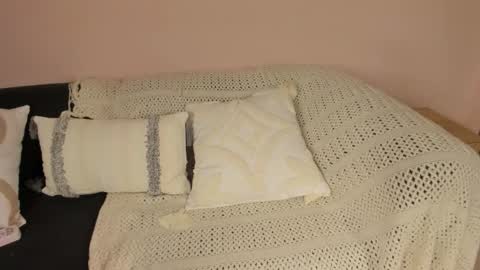 violetta independent model online show from March 15, 6:30 am