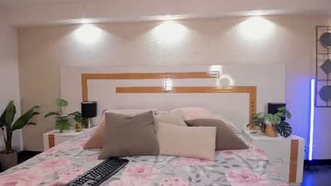Violettaa online show from July 2, 3:34 am