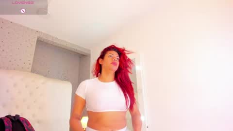 Snapshot of violettaanaughty chatting on June 22, 11:51 am Violet online show from June 22, 11:51 am