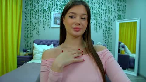 Snapshot of violettacosmo chatting on November 13, 8:02 am ViolettaCosmo online show from November 13, 8:02 am