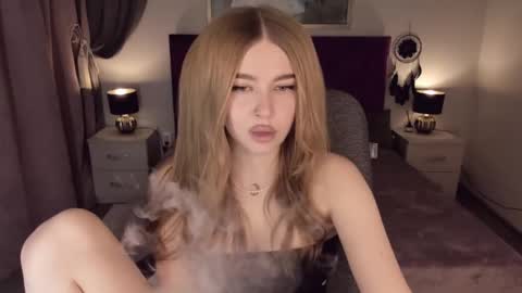 ViolettaOtis online show from January 27, 12:05 pm