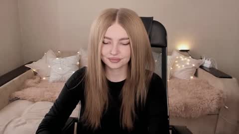 ViolettaOtis online show from February 16, 10:21 am