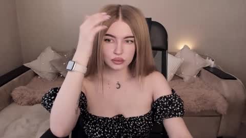 ViolettaOtis online show from March 10, 11:21 am