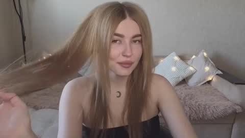 ViolettaOtis online show from September 21, 12:07 pm