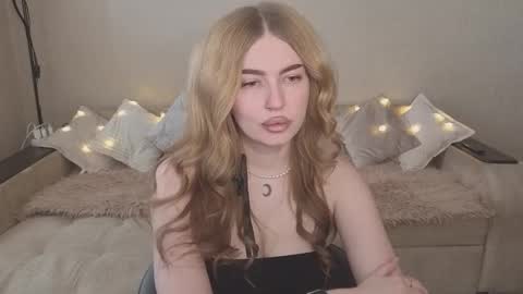 ViolettaOtis online show from October 9, 11:30 am