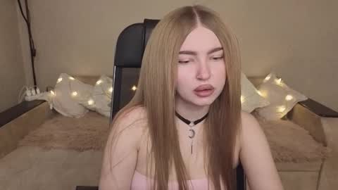 ViolettaOtis online show from November 24, 10:59 am