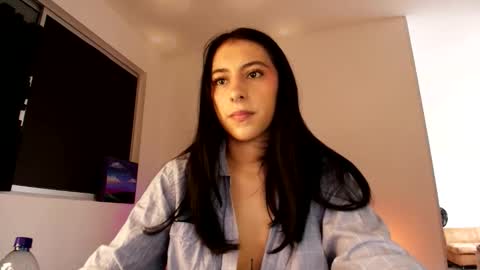 Violetta....Follow me in Twitter... online show from October 22, 11:21 am