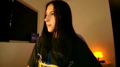 Violetta....Follow me in Twitter... online show from December 15, 4:50 am