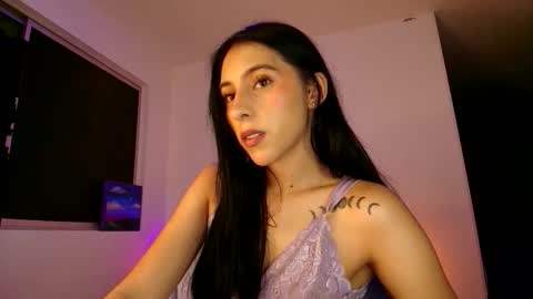 Violetta....Follow me in Twitter... online show from December 21, 5:03 am