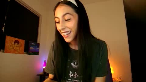 Violetta....Follow me in Twitter... online show from February 7, 12:03 am