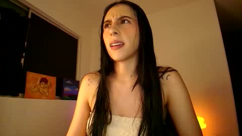 Violetta....Follow me in Twitter... online show from February 14, 2:30 am