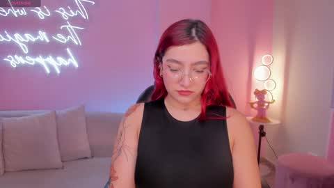 Violett Castel online show from December 18, 7:30 pm