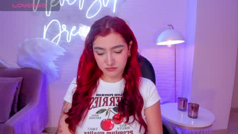 Violett Castel online show from December 28, 7:43 pm
