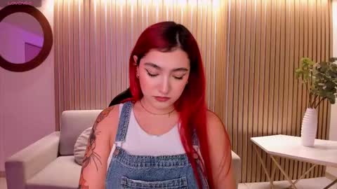 Violett Castel online show from September 9, 6:40 pm