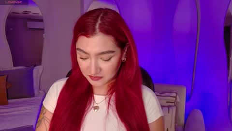 Violett Castel online show from November 15, 7:43 pm