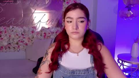 Violett Castel online show from February 15, 4:03 pm