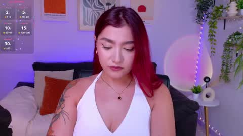 Violett Castel online show from June 3, 8:03 pm