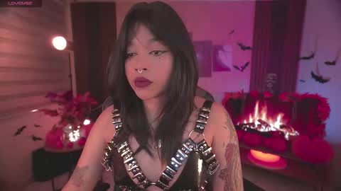 Snapshot of violette_clerk1 chatting on October 19, 5:57 pm JULIE UWU online show from October 19, 5:57 pm