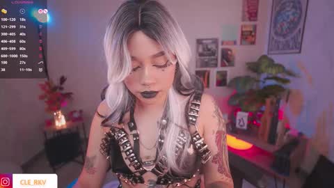 Snapshot of violette_clerk1 chatting on March 16, 7:40 pm JULIE UWU online show from March 16, 7:40 pm