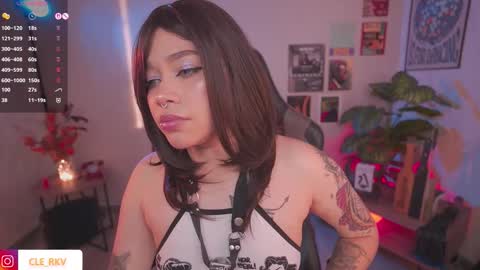 Snapshot of violette_clerk1 chatting on March 28, 10:31 pm JULIE UWU online show from March 28, 10:31 pm