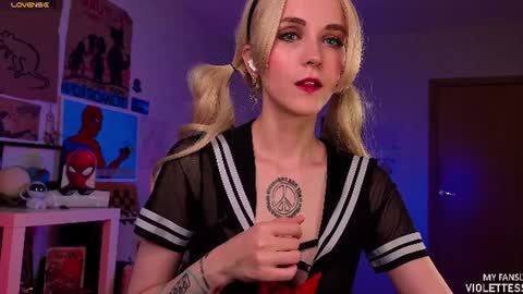Vi  Best on my Fansly  online show from June 19, 4:22 pm