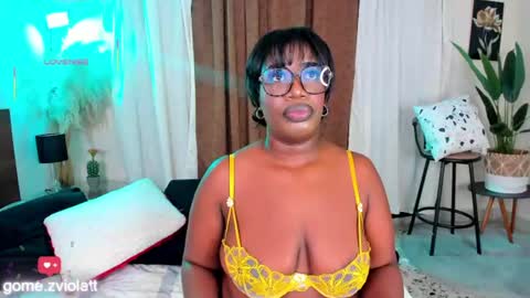 Snapshot of violettgomez_93 chatting on August 6, 4:36 am Violett online show from August 6, 4:36 am