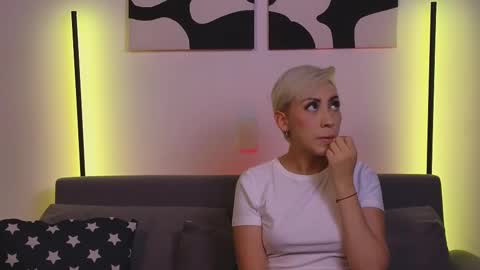 Violet online show from March 2, 11:20 pm