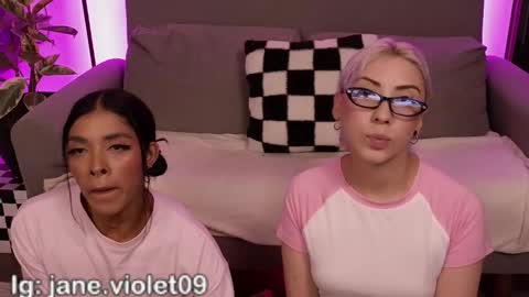 Violet online show from December 16, 1:32 am