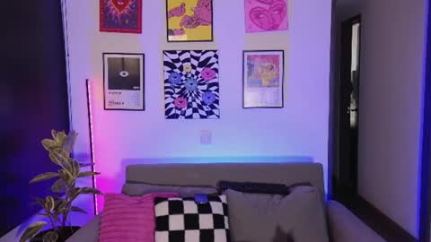 Violet online show from June 26, 1:54 am