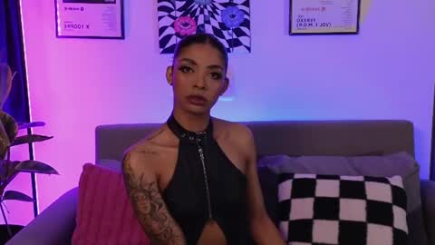 Violet online show from July 9, 10:25 pm