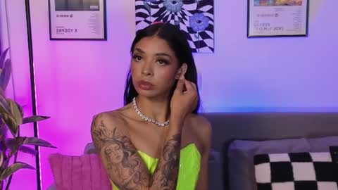 Violet online show from July 21, 2:03 am
