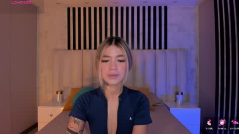 Snapshot of violetthansson chatting on June 19, 8:51 am Violett online show from June 19, 8:51 am