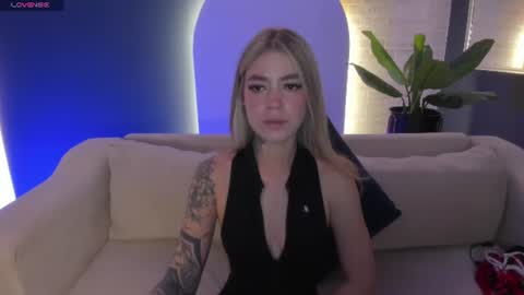 Snapshot of violetthansson chatting on July 15, 9:58 am Violett online show from July 15, 9:58 am